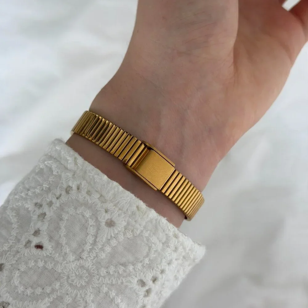SKU:0482 gold‎ white mini watch vintage vibe+in a gift bag fit any hand size